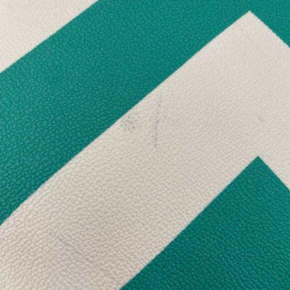 Dooney & Bourke Pebble Grain Crossbody Teal Chevron, Multi Pockets, Exc Cond - Picture 7 of 12